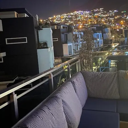 Olive View Penthouse Διαμέρισμα *